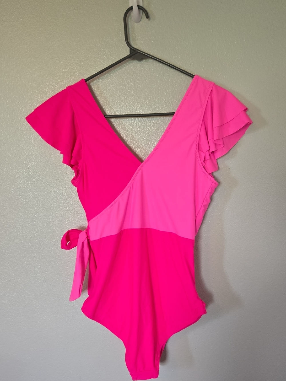 Blooming Jelly | NWT Bright Pink Tummy Control One Piece Swimsuit Size Medium - Picture 5 of 10